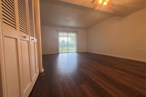 Townhouse in Casselberry, Florida 2 bedrooms, 98.1 sq.m. № 2150516 - photo 3