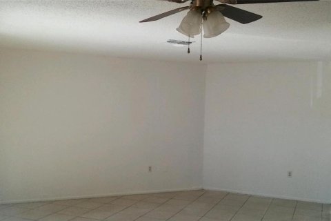 Apartamento en alquiler en Oldsmar, Florida, 2 dormitorios, 74.32 m2 № 1906445 - foto 2