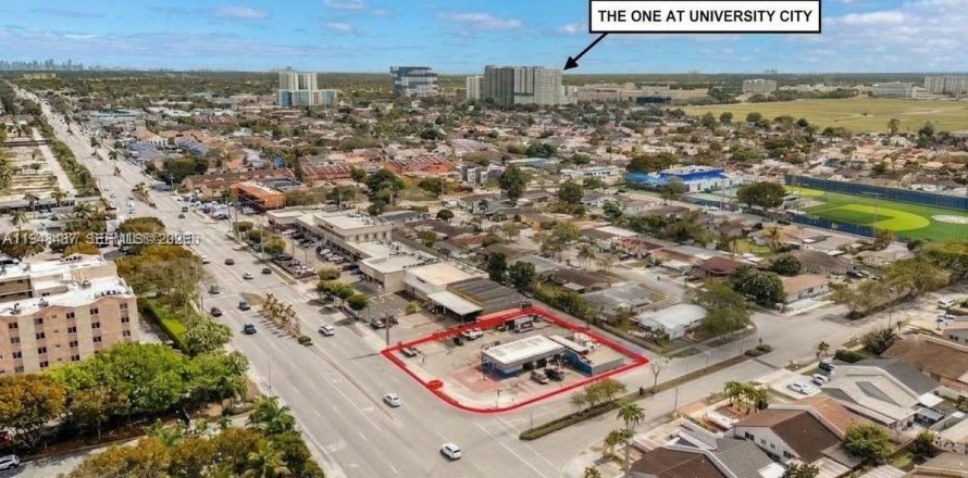 Immobilier commercial à Sweetwater, Floride № 2152982