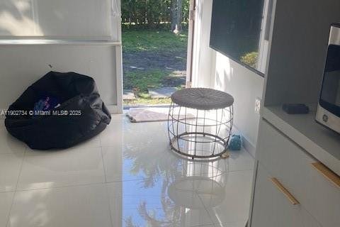 Villa ou maison à vendre à Miami, Floride: 4 chambres № 1954915 - photo 16