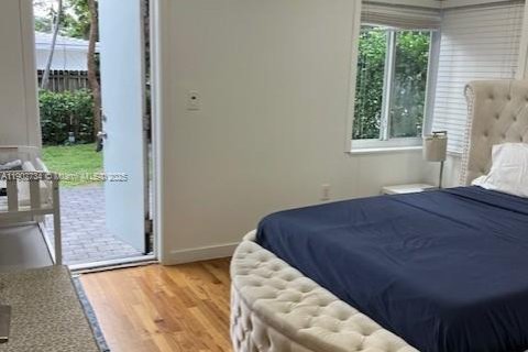 Villa ou maison à vendre à Miami, Floride: 4 chambres № 1954915 - photo 5