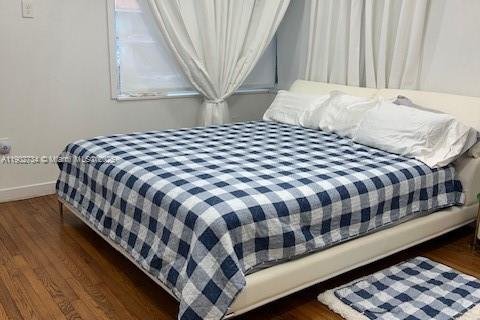 Villa ou maison à vendre à Miami, Floride: 4 chambres № 1954915 - photo 10