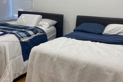 Villa ou maison à vendre à Miami, Floride: 4 chambres № 1954915 - photo 8