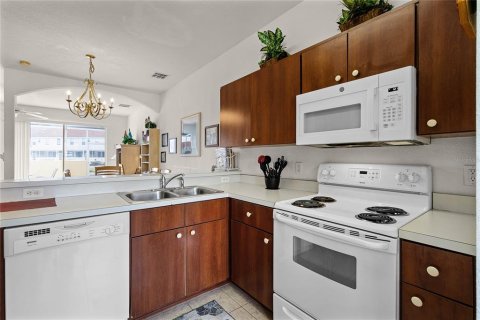 Townhouse in Kissimmee, Florida 3 bedrooms, 135.73 sq.m. № 1593414 - photo 12