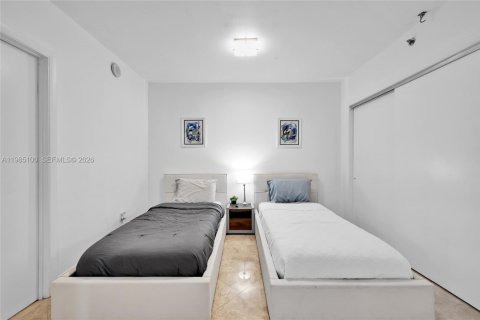 Condo in Hallandale Beach, Florida, 3 bedrooms  № 2053039 - photo 22