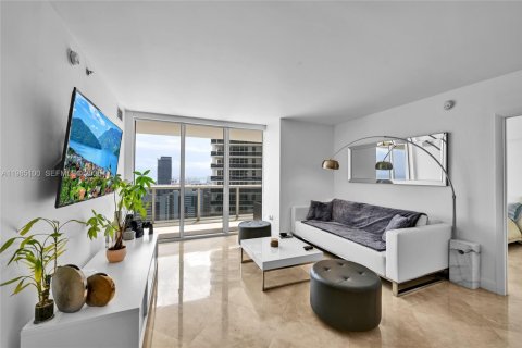 Condo in Hallandale Beach, Florida, 3 bedrooms  № 2053039 - photo 8