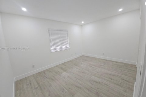 Villa ou maison à vendre à Pembroke Pines, Floride: 4 chambres, 235.97 m2 № 1955261 - photo 21