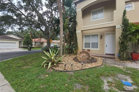 Villa ou maison à vendre à Pembroke Pines, Floride: 4 chambres, 235.97 m2 № 1955261 - photo 1
