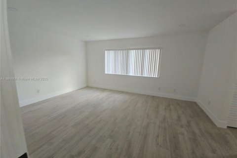 Villa ou maison à vendre à Pembroke Pines, Floride: 4 chambres, 235.97 m2 № 1955261 - photo 14