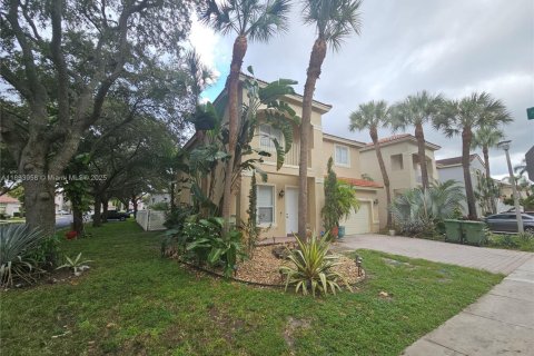 Villa ou maison à vendre à Pembroke Pines, Floride: 4 chambres, 235.97 m2 № 1955261 - photo 3