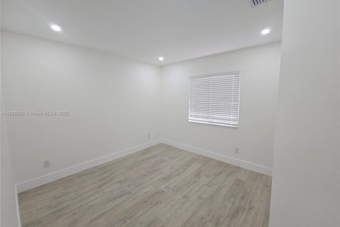 Villa ou maison à vendre à Pembroke Pines, Floride: 4 chambres, 235.97 m2 № 1955261 - photo 24