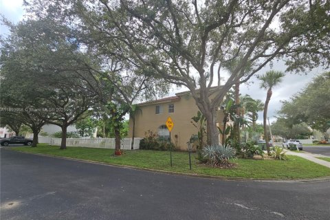 Villa ou maison à vendre à Pembroke Pines, Floride: 4 chambres, 235.97 m2 № 1955261 - photo 30