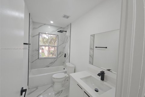Villa ou maison à vendre à Pembroke Pines, Floride: 4 chambres, 235.97 m2 № 1955261 - photo 20
