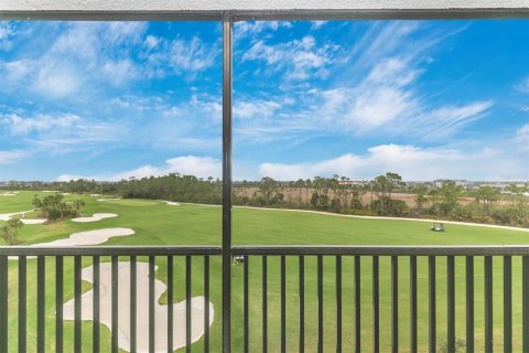 Condo in Venice, Florida, 2 bedrooms in WELLEN PARK  № 1507728 - photo 23