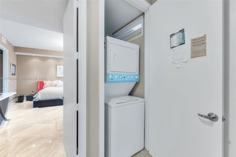 Copropriété à vendre à Sunny Isles Beach, Floride: 2 chambres, 146.51 m2 № 1986596 - photo 23
