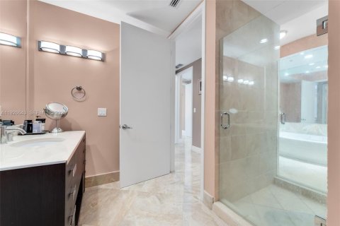Copropriété à vendre à Sunny Isles Beach, Floride: 2 chambres, 146.51 m2 № 1986596 - photo 22