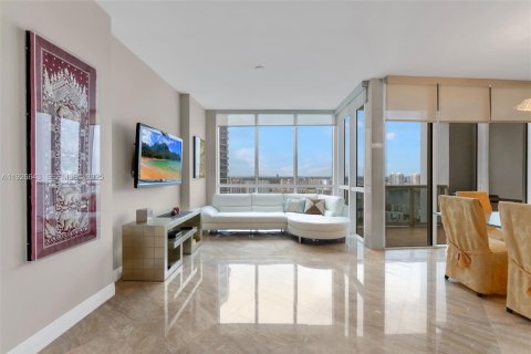 Copropriété à vendre à Sunny Isles Beach, Floride: 2 chambres, 146.51 m2 № 1986596 - photo 4