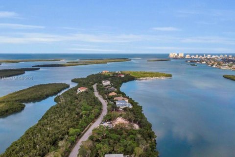 Commercial property in Marco Island, Florida № 1959723 - photo 6