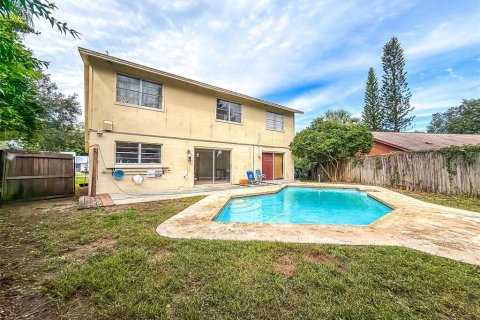 Villa ou maison à vendre à Brandon, Floride: 4 chambres, 182.92 m2 № 2396101 - photo 23