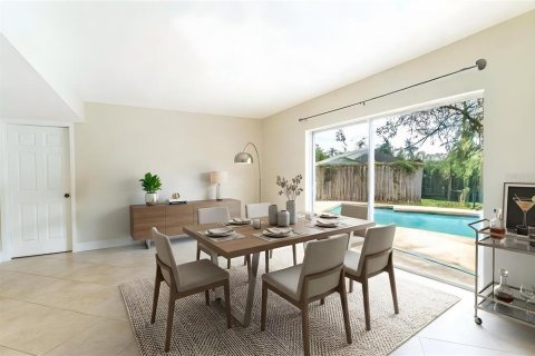 Villa ou maison à vendre à Brandon, Floride: 4 chambres, 182.92 m2 № 2396101 - photo 8