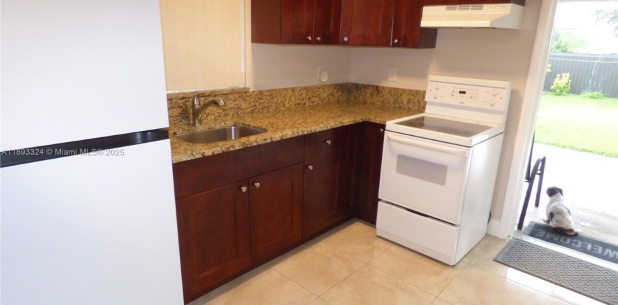 Студия в Майами, Флорида № 1945268