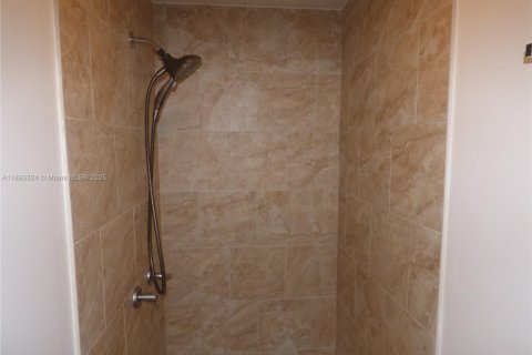 Снять в аренду квартиру в Майами, Флорида № 1945268 - фото 3