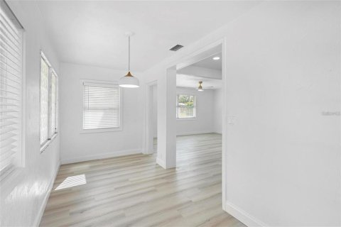 Villa ou maison à louer à Daytona Beach, Floride: 2 chambres, 79.06 m2 № 2403520 - photo 13