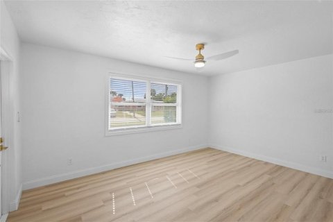 Villa ou maison à louer à Daytona Beach, Floride: 2 chambres, 79.06 m2 № 2403520 - photo 7