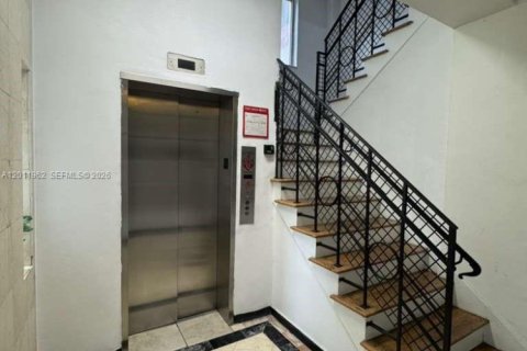 Condo in Miami Beach, Florida  № 2074973 - photo 3