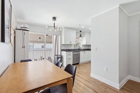 Villa ou maison à louer à Tampa, Floride: 4 chambres, 171.22 m2 № 2415194 - photo 9