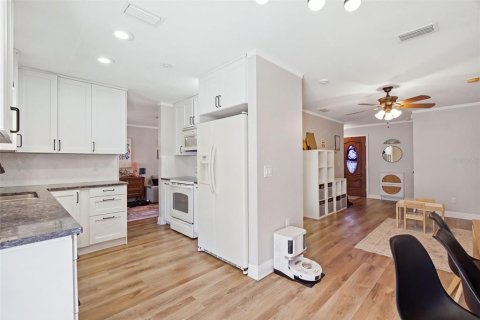 Villa ou maison à louer à Tampa, Floride: 4 chambres, 171.22 m2 № 2415194 - photo 8