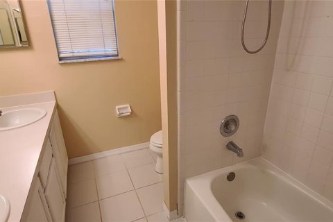 Villa ou maison à louer à Kissimmee, Floride: 4 chambres, 154.59 m2 № 2150571 - photo 14