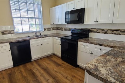 Villa ou maison à louer à Kissimmee, Floride: 4 chambres, 154.59 m2 № 2150571 - photo 10
