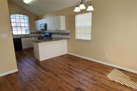 Villa ou maison à louer à Kissimmee, Floride: 4 chambres, 154.59 m2 № 2150571 - photo 7