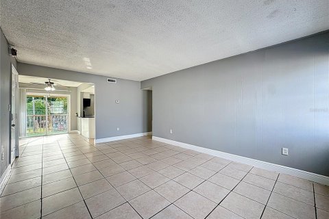 Condominio en alquiler en Orlando, Florida, 2 dormitorios, 92.16 m2 № 2150928 - foto 9