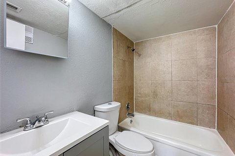Condominio en alquiler en Orlando, Florida, 2 dormitorios, 92.16 m2 № 2150928 - foto 22