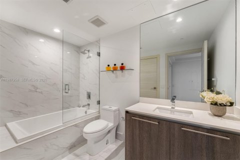Купить кондоминиум в Майами, Флорида 3 спальни, 134.71м2, № 2050409 - фото 23