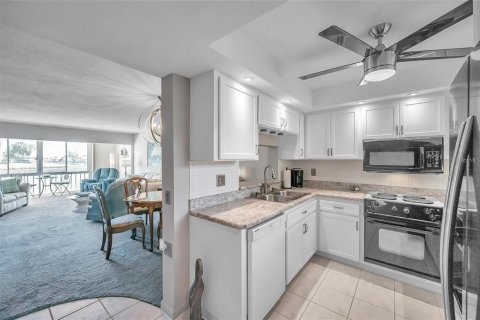 Copropriété à louer à Clearwater, Floride: 2 chambres, 98.48 m2 № 1669868 - photo 4