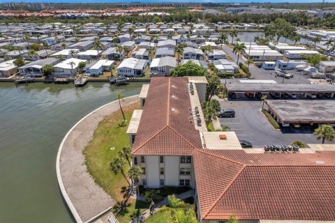 Copropriété à louer à Clearwater, Floride: 2 chambres, 98.48 m2 № 1669868 - photo 1