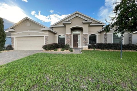 Casa en Auburndale, Florida 4 dormitorios, 221.39 m2 № 2364049