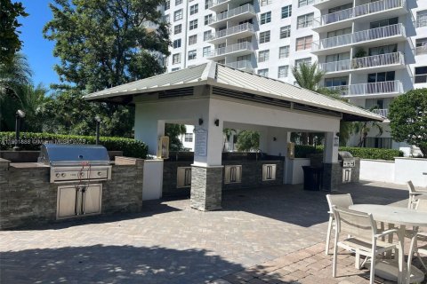 Condo in Aventura, Florida, 1 bedroom  № 1951844 - photo 22