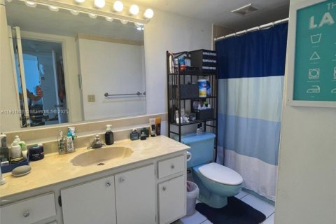 Condo in Aventura, Florida, 1 bedroom  № 1951844 - photo 13