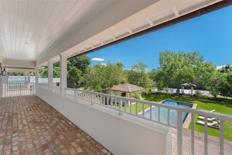 House in Miami, Florida 7 bedrooms, 808.16 sq.m. № 1704062 - photo 24