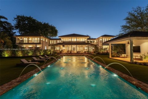 House in Miami, Florida 7 bedrooms, 808.16 sq.m. № 1704062 - photo 3