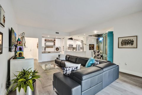 Condo in Weston, Florida, 2 bedrooms  № 1871503 - photo 7