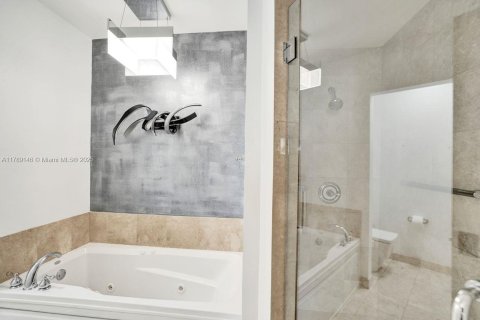 Condo in Weston, Florida, 2 bedrooms  № 1871503 - photo 14