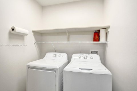 Condo in Weston, Florida, 2 bedrooms  № 1871503 - photo 17