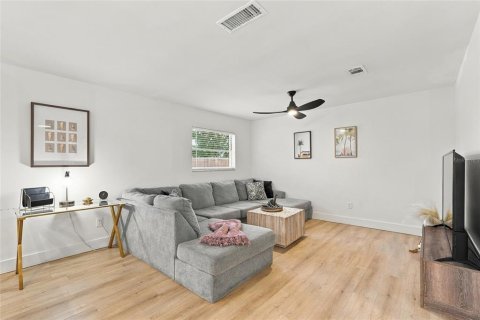 House in Bradenton, Florida 3 bedrooms, 130.16 sq.m. № 2429664 - photo 19