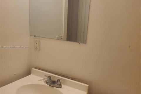 House in Sebring, Florida 2 bedrooms № 1944975 - photo 11