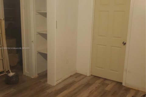 House in Sebring, Florida 2 bedrooms № 1944975 - photo 3
